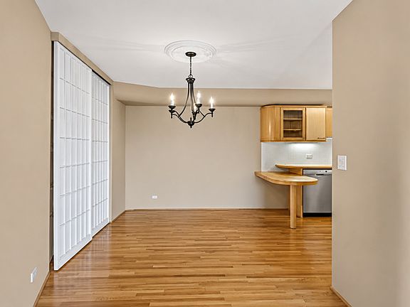 5th image of 1301 N Western Ave Unit 332