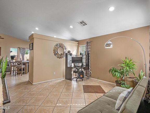 5th image of 2410 E DERRINGER Way