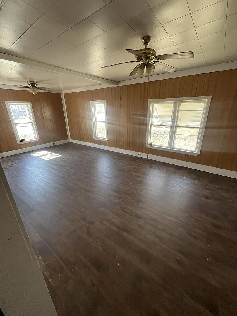 Welcome to 413 E Allison in Nevada, MO! — Photo 2