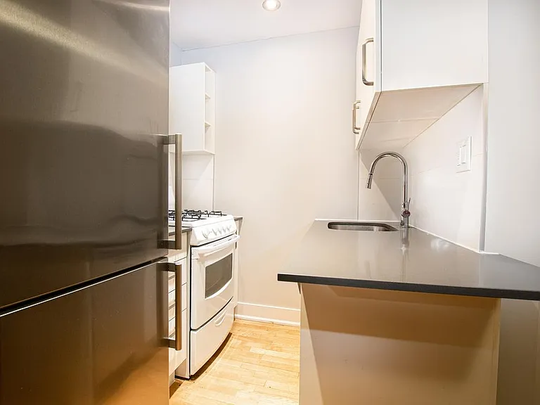 2367 Queen St E #24 — Photo 3