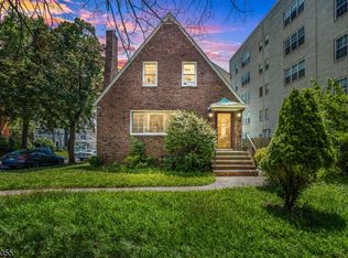 384 S Harrison St, East Orange, NJ 07018