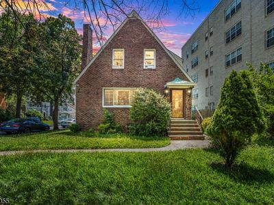 384 S Harrison St, East Orange, NJ, 07018