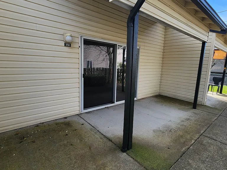 Emerald Pointe — Photo 33