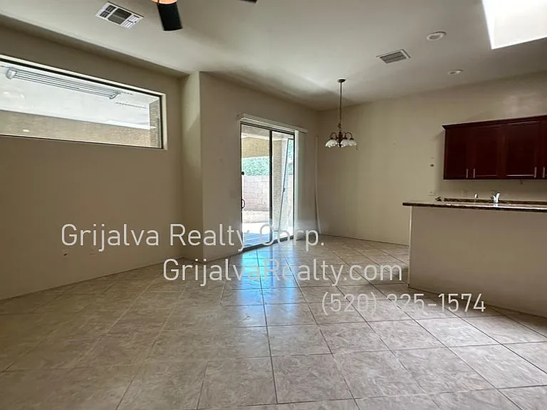 2277 W Floral Cliff Way — Photo 3