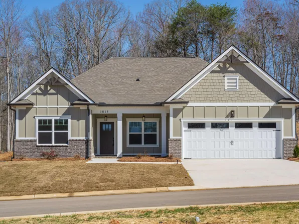11943 Herons Haven Dr #107, Soddy Daisy, TN 37379