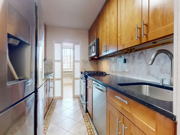 118-17 Union Turnpike image 15 of 49