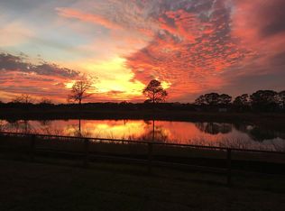4189 Country Club Dr, Dickinson, TX 77539