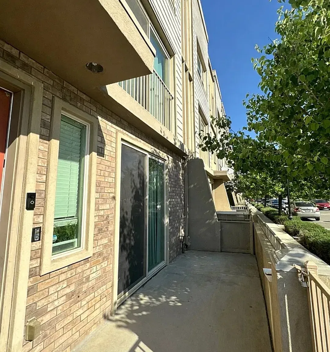 3 bed, 2.5 bath, 1859 sqft, $2,150 — Photo 1