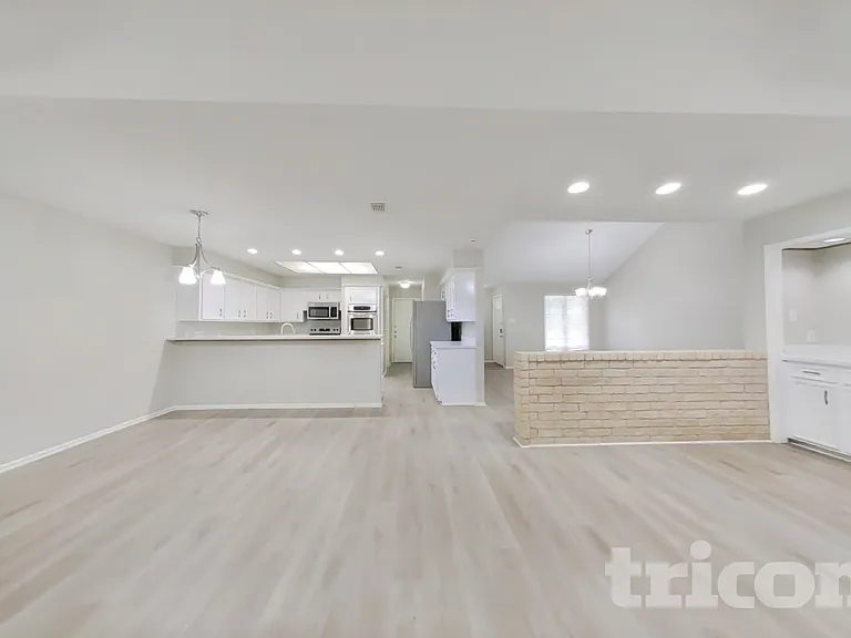 3619 Maple Glen Dr — Photo 3