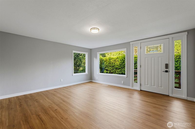 2nd image of 1910 Corbet Drive NW