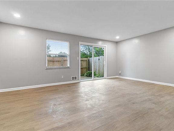 4th image of 8002 E 130th Ct