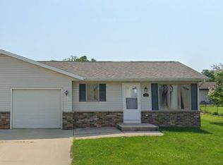 417 Theresa St, Watertown, WI 53094