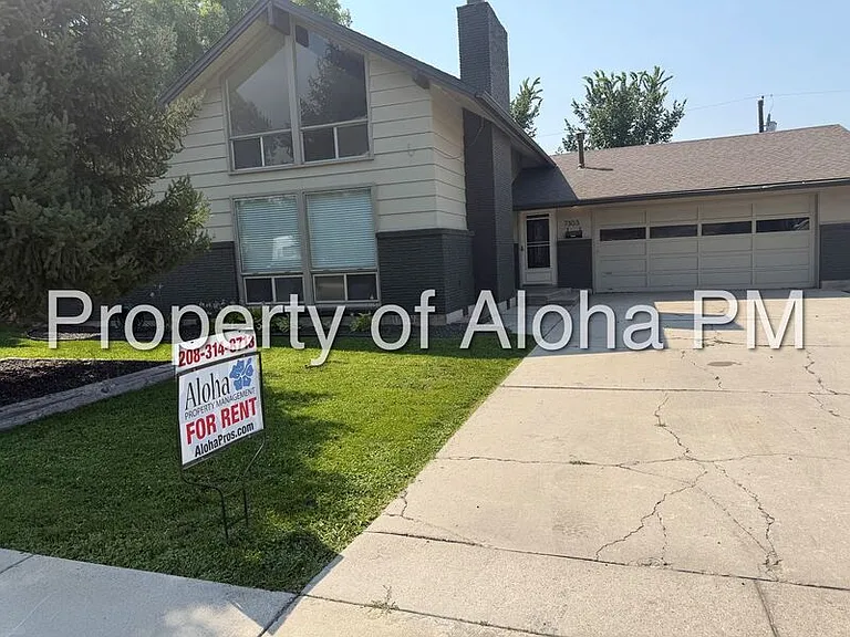 7303 W Hummel Dr — Photo 1