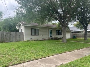307 E Sarah St, Cuero, TX 77954