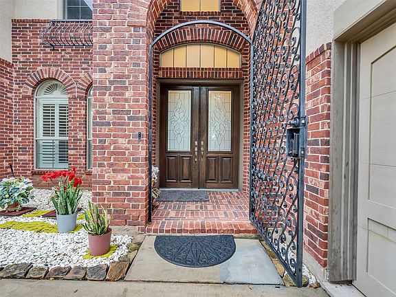 3rd image of 4702 Burclare Ct