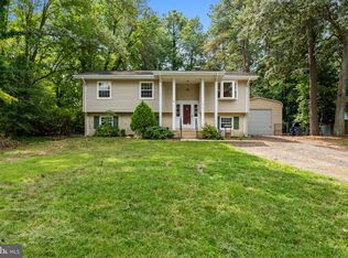 1079 Flag Harbor Blvd, Saint Leonard, MD 20685