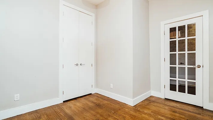 Rented by Nooklyn NYC LLC | media 4