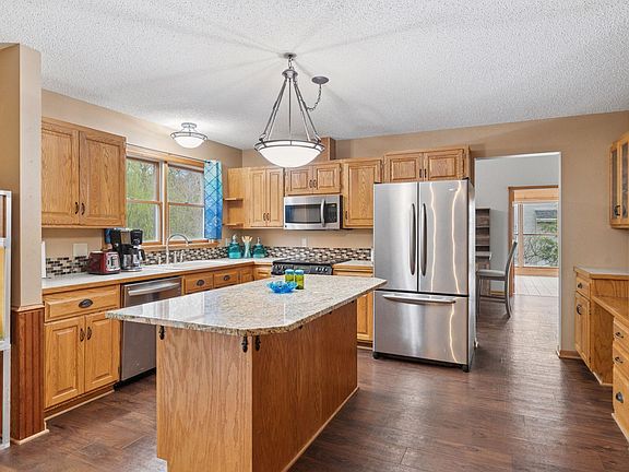 5th image of 1890 Golf View Dr