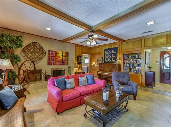 2nd image of 1005 Auburn Dr