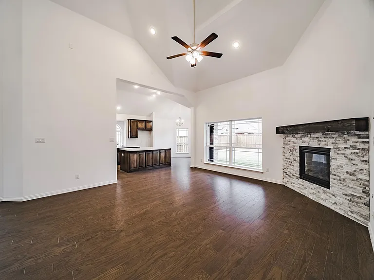 504 Waters Way — Photo 7