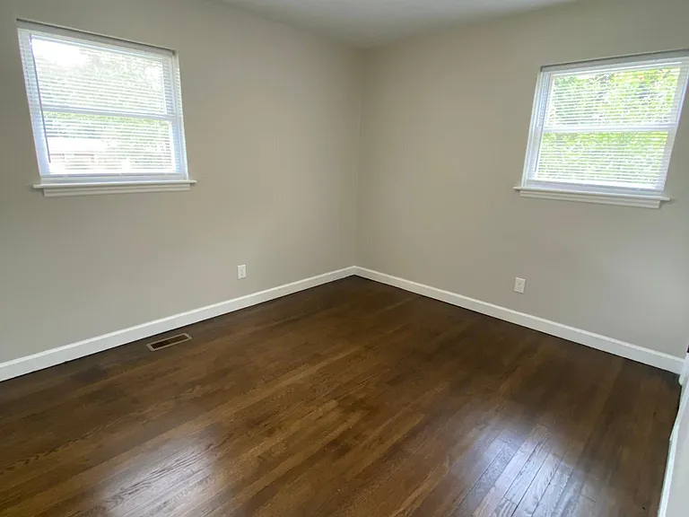 103 Pine Tree Dr — Photo 13