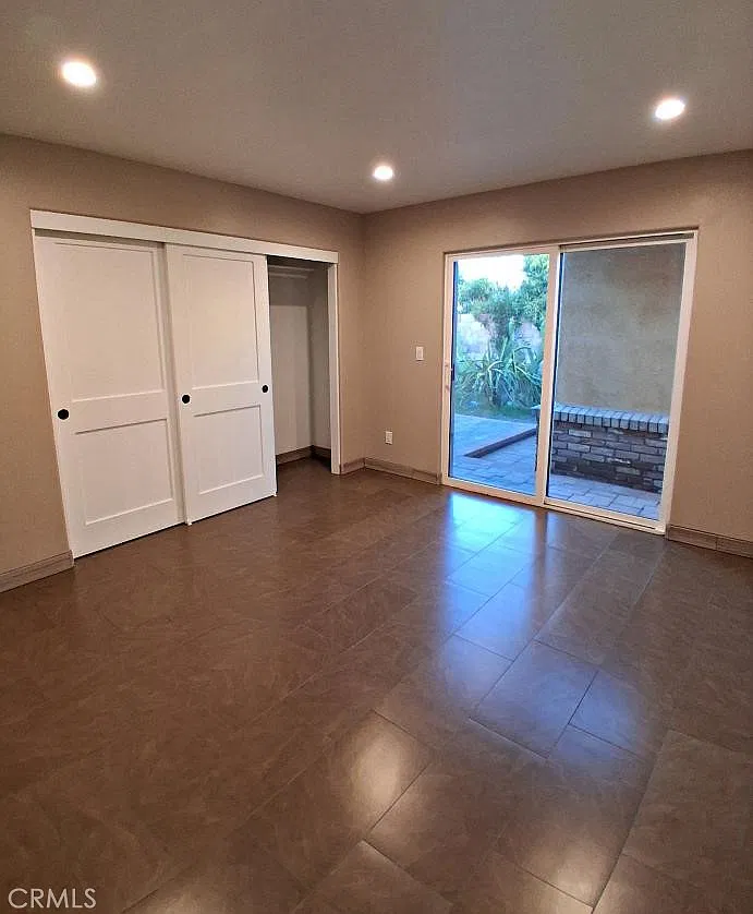 2 bed, 960 sqft, $2,300 — Photo 4