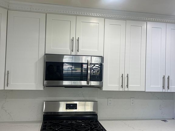 3rd image of 131 Bonney Ct
