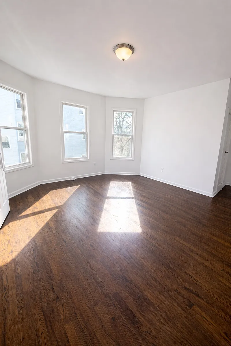 Building Photo - 81-85 Columbia Ave #2