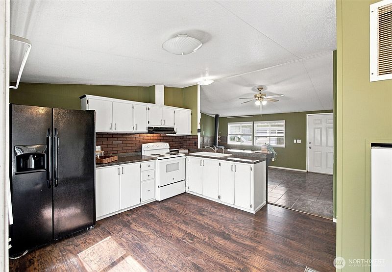5th image of 11509 20TH Avenue Ct E #32