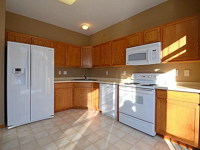 15728 Fox Cir — Photo 4