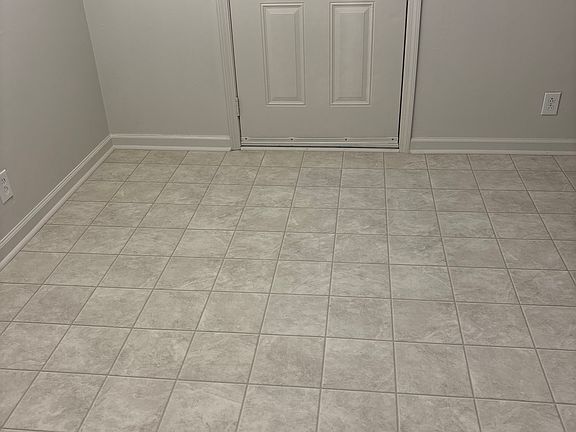 3rd image of 3256 Tower Dr APT A