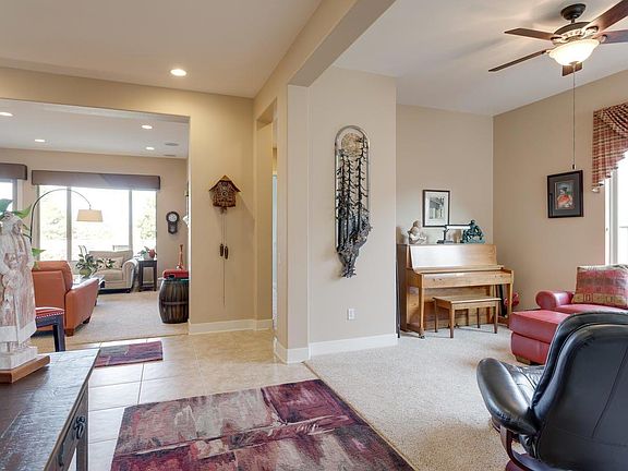 3rd image of 1038 Longhorn Ln