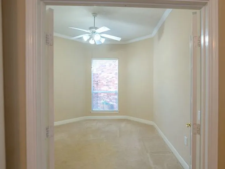 5019 Shining Creek Ct — Photo 45