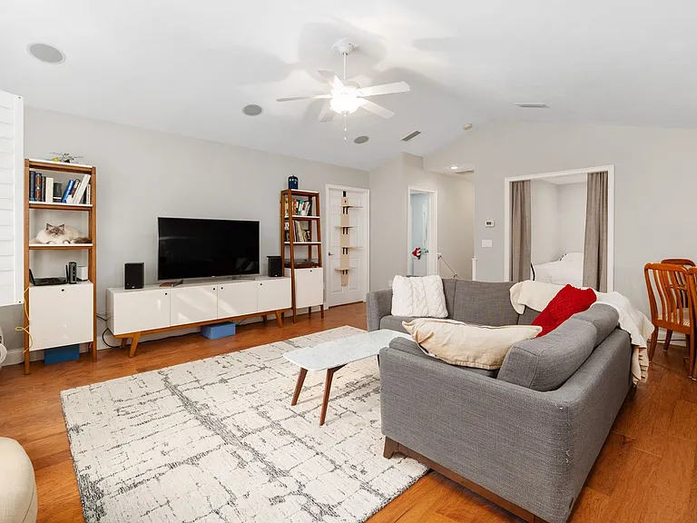 3773 SW 21st Dr — Photo 42
