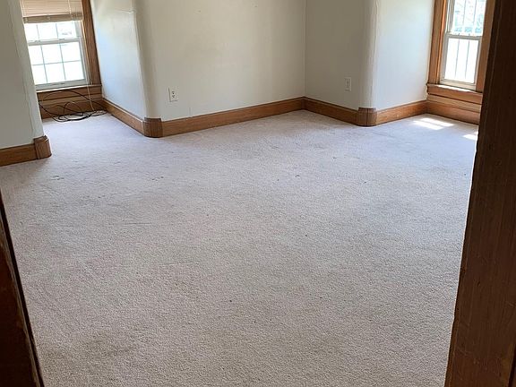 3rd image of 107 W 2nd St #5