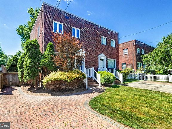2nd image of 5 E Custis Ave