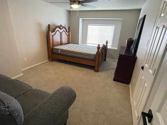 3rd image of 1256 Topeka Dr