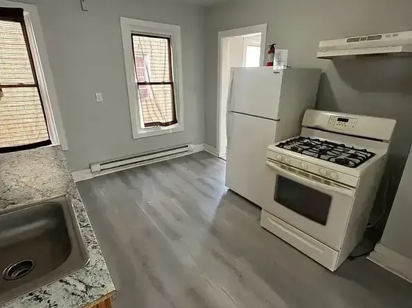 76 Oak St #2, Waterbury, CT 06704