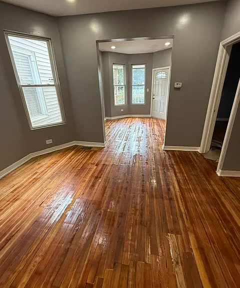 6915 S Damen Ave — Photo 2