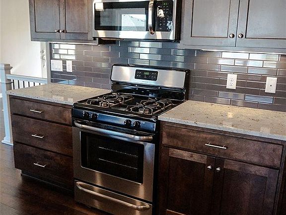4th image of 8215 N 281st