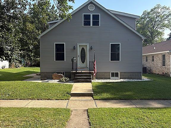 4th image of 904 13th St