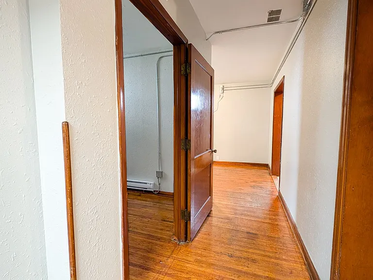 704 Hickory St — Photo 11