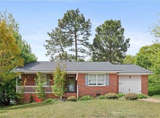 86 Londontown Dr, Spring Lake, NC 28390