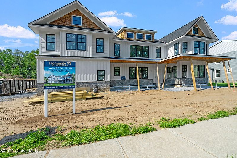 3rd image of 20 Aurora Avenue