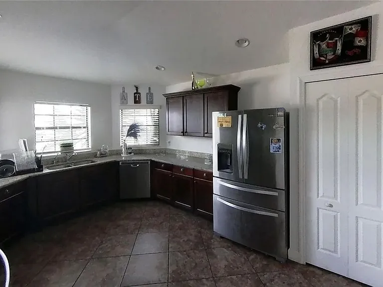 2641 Sunset Cir — Photo 9