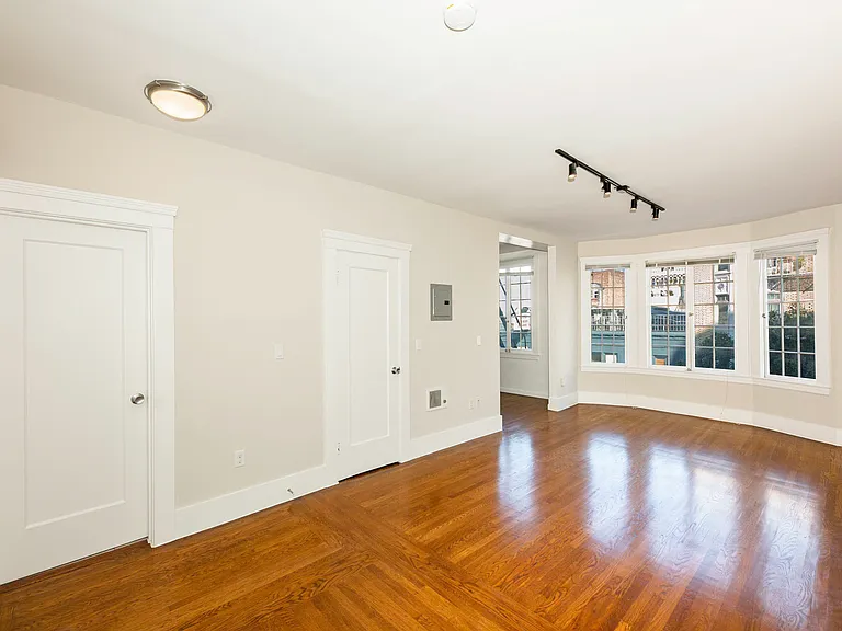 735 Ofarrell St — Photo 8