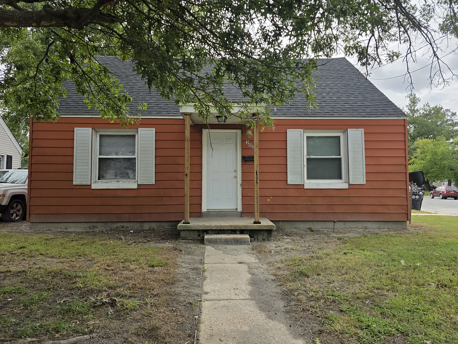 4 bed, 1.0 bath, 1023 sqft, $1,450 — Photo 1