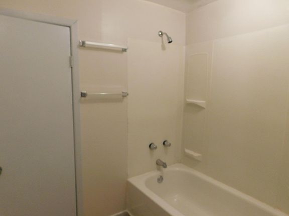 4th image of 122 W Pine Ave