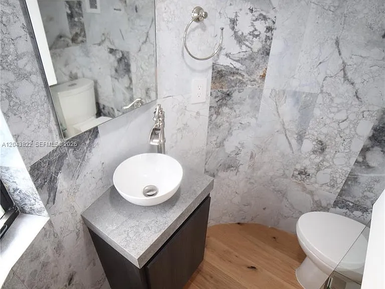 1345 Hollywood Blvd — Photo 99