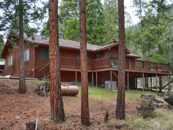 8041 Chilnualna Falls Rd, Wawona, CA 95389